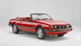 Ford Mustang - krótka historia sportowego Forda - widok z przodu