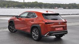 Lexus UX - galeria redakcyjna - widok z tyłu