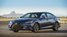 Lexus ES F Sport (2018) - widok z przodu