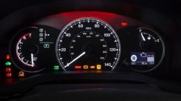 Lexus CT 200h Facelifting F-Sport (2015) - wersja amerykańska - zestaw wskaźników