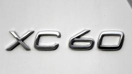 Volvo XC60 Facelifting 3.0 T6 304KM - galeria redakcyjna - emblemat
