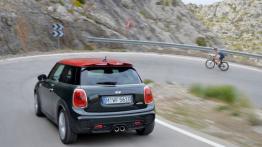 Mini John Cooper Works 2015 - widok z tyłu