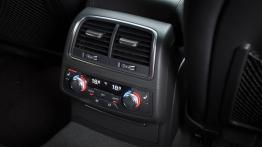 Audi A6 C7 Allroad quattro Facelifting - galeria redakcyjna - tunel środkowy z tyłu