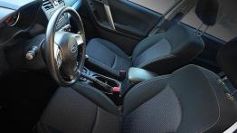 Subaru Forester IV 2.0D 147KM - galeria redakcyjna - widok ogólny wnętrza z przodu