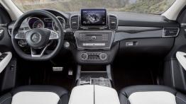Mercedes GLE 250 d 4MATIC (W 166) 2016 - pełny panel przedni