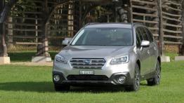 Subaru Outback 2015 2.5i - wersja europejska - widok z przodu