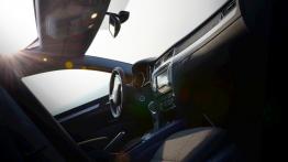 Skoda Superb II Outdoor 2.0 TDI CR - galeria redakcyjna - widok ogólny wnętrza z przodu