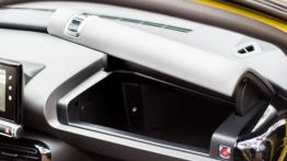 Citroen C4 Cactus 1.2 PureTech 82KM - galeria redakcyjna - schowek przedni otwarty