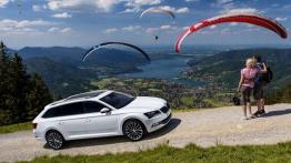 Skoda Superb III Combi (2015) - widok z góry