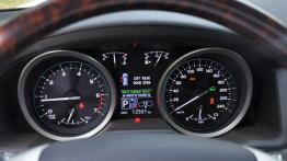 Toyota Land Cruiser V8 Terenowy Facelifting 4.6 VVT-i 318KM - galeria redakcyjna - komputer pokładow
