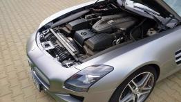 Mercedes SLS AMG Coupe 6.2 V8 571KM - galeria redakcyjna - maska otwarta