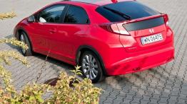 Honda Civic IX Hatchback 5d 1.8 i-VTEC 142KM - galeria redakcyjna - widok z tyłu