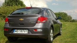 Chevrolet Cruze Hatchback 5d 1.8 16V DOHC 141KM - galeria redakcyjna - widok z tyłu