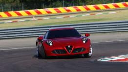 Alfa Romeo 4C (2013) - widok z przodu