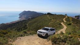 Jeep Grand Cherokee IV Facelifting (2014) Overland - widok z przodu