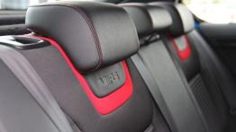 Skoda Octavia III RS - galeria redakcyjna - zagłówki na tylnych fotelach