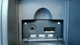 Hyundai i30 - galeria redakcyjna - gniazda multimedialne