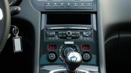 Peugeot 5008 Facelifting 2.0 HDi - galeria redakcyjna - konsola środkowa