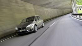 BMW 225i Active Tourer (2014) - widok z przodu