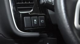 Mitsubishi Outlander III 2.2 DI-D - galeria redakcyjna - panel sterowania pod kierownicą