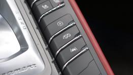 Porsche Panamera Facelifting 3.0 420KM - galeria redakcyjna - panel sterowania na tunelu środkowym