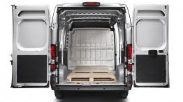 Peugeot Boxer II Facelifting (2014) - tył - bagażnik otwarty