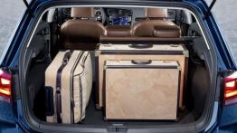 Volkswagen Golf VII Hatchback 5d TSI - tylna kanapa złożona, widok z bagażnika