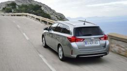 Toyota Auris II Touring Sports - widok z tyłu