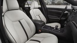 Chrysler 300 Motown Edition - widok ogólny wnętrza z przodu