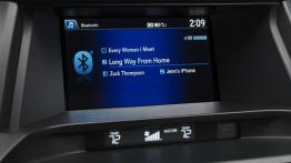 Honda Crosstour Facelifting - radio/cd/panel lcd