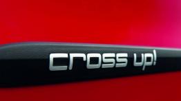 Volkswagen cross up! (2013) - emblemat boczny