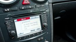 Opel Corsa D Hatchback 3d Facelifting 1.7 CDTI ECOTEC 130KM - galeria redakcyjna - konsola środkowa