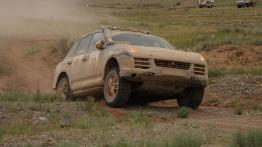 Porsche Cayenne S Transsyberia - widok z przodu