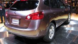 Nissan Rogue - widok z tyłu