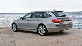 BMW Seria 5 F11 - lewy bok