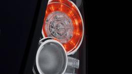 Land Rover Range Rover Sport 2009 - prawy tylny reflektor - włączony