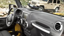 Jeep Wrangler 2011 - pełny panel przedni