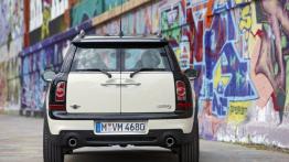 Mini Clubman Cooper Facelifting - widok z tyłu