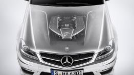Mercedes C63 AMG 2012 sedan - maska zamknięta