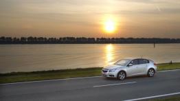 Chevrolet Cruze hatchback ECO-TEC - lewy bok
