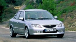 Mazda 323 - prawy bok