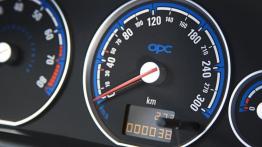 Opel Vectra OPC - prędkościomierz