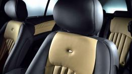 Mercedes Klasa E 2006 - fotel kierowcy, widok z przodu