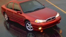 Ford Contour - widok z przodu