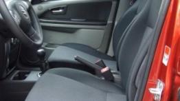 Suzuki SX4 4WD - widok ogólny wnętrza z przodu