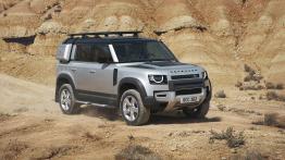 Land Rover Defender (2020) - widok z przodu