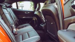 Volvo S60 2.0 T5 250 KM - galeria redakcyjna - tylna kanapa