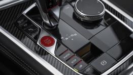 BMW M8 Coupe - tunel ?rodkowy mi?dzy fotelami