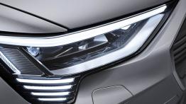 Audi e-tron Sportback - lewy przedni reflektor - w³±czony