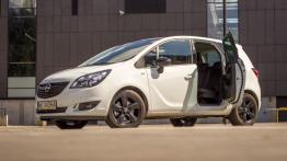 Opel Meriva II Facelifting - galeria redakcyjna (2) - lewy bok - drzwi otwarte